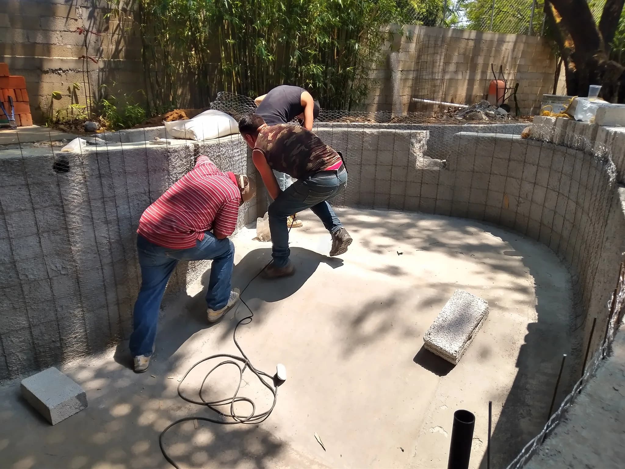 Biopiscina rectangular con playa - 14